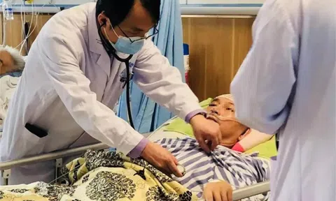 Ăn thịt bò kiểu này để tẩm bổ, một nhà 4 người “nối đuôi nhau” vào phòng cấp cứu