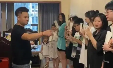 Người đàn ông khổ nhất Trung Quốc mỗi mùa nghỉ hè