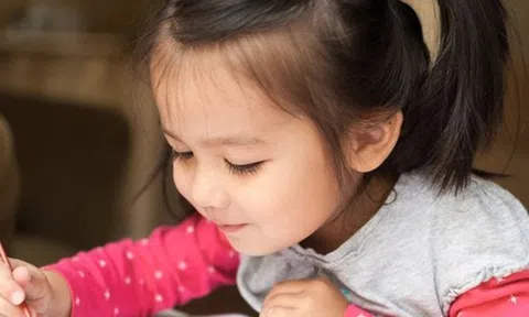 Trẻ dưới 3 tuổi có những biểu hiện này thường có chỉ số IQ vượt trội khi lớn