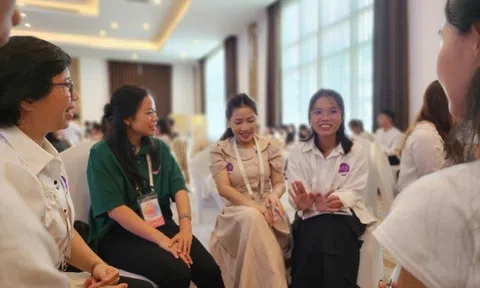 Một ngày người trẻ xin "được phép mệt, được khóc" nhưng để... bình thản
