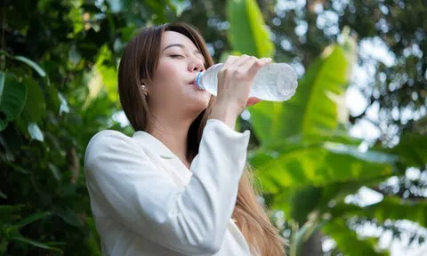 Không uống đủ nước khiến cơ thể mất nước, 8 căn bệnh này có thể sẽ "âm thầm" tìm đến bạn