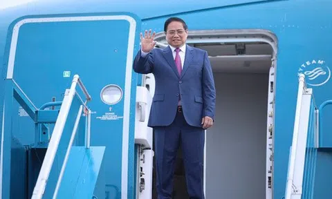 Thủ tướng lên đường dự Hội nghị WEF 16 Thiên Tân và làm việc tại Trung Quốc