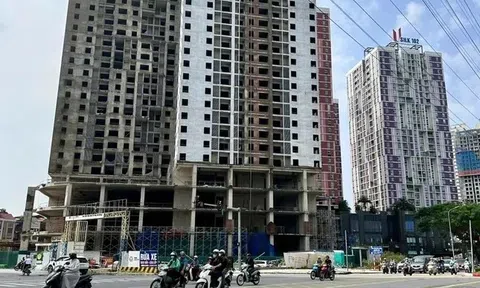 Giá nhà đất 'đua nhau' tăng, người mua lãnh đủ