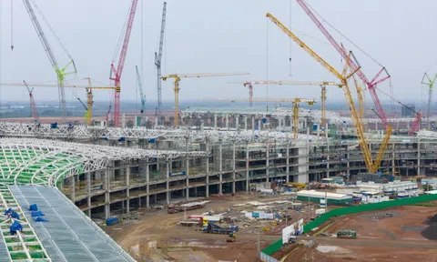 UBND tỉnh được tự quyết đầu tư sân bay, cảng biển, nhà ở