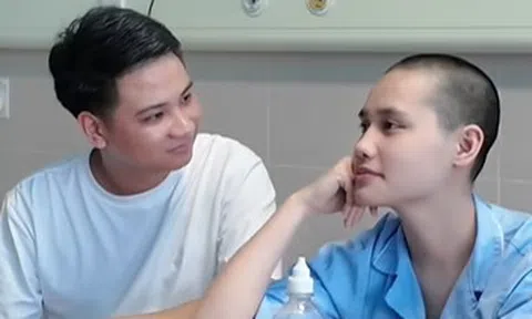 Ngôn tình của đôi vợ chồng Hà Nội dìu nhau qua cửa tử trước khi ly thân gây tranh cãi