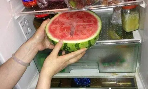 Dưa hấu ăn thừa mà cho tủ lạnh dễ là “toang”, bảo quản cách này mới không nhiễm khuẩn