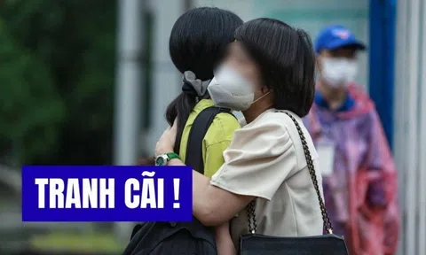 Một hành động đang tranh cãi gay gắt nhất mùa thi tốt nghiệp THPT 2025: Yêu thương hay khiến con thêm áp lực?