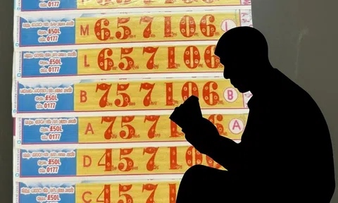 Trúng độc đắc, chủ cửa hàng thuốc bắc hứa tặng người bán dạo một căn nhà: Số tiền gây bất ngờ
