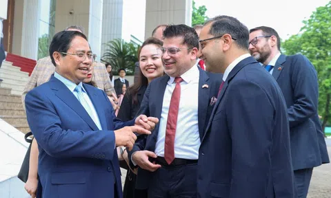 Thủ tướng muốn đưa thương mại, đầu tư Việt - Anh vượt 10 tỷ USD