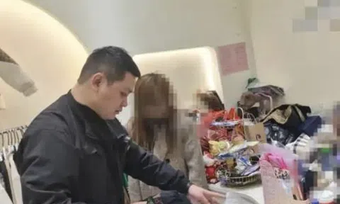 Công nghệ cao vào cuộc, công an đột kích vạch trần "trùm" livestream bán hàng hiệu giả giá sốc, tịch thu 3.000 món đồ nhái