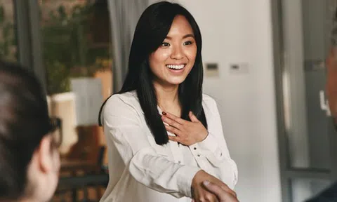 Nếu bạn KHÔNG làm 5 điều này, xin chúc mừng: Bạn là người có EQ cao!