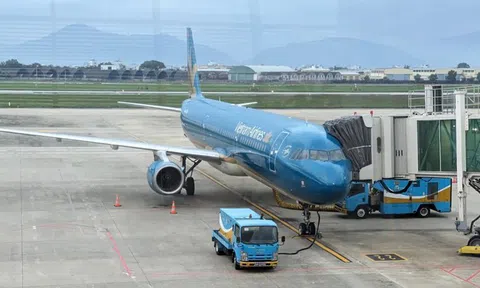 Máy bay Vietnam Airlines hạ cánh khẩn cấp tại Đà Nẵng để cấp cứu hành khách