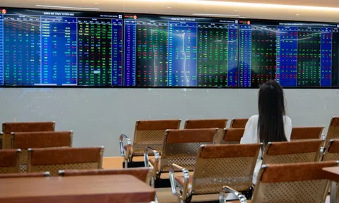 VN-Index tăng cao nhất 3 năm, nhà đầu tư nên làm gì?