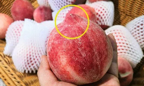 Mua đào cứ thấy chỗ này nhọn lên là ngọt giòn: Bí mật người bán hàng không bao giờ nói