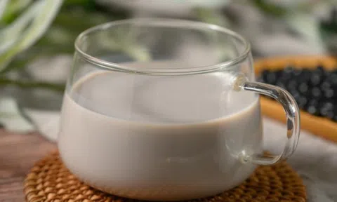 Thay đổi thói quen mùa hè: Đừng uống sữa lạnh hay đậu nành đá nữa, đây mới là "thần dược" cho dạ dày!