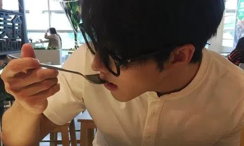 Suy thận rất giỏi “ngụy trang”, đang tuổi trẻ sung sức mà thấy 5 cảm giác này cũng cần gặp bác sĩ ngay
