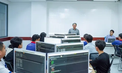 Biến động ngành công nghệ thông tin toàn cầu: Đại học dạy gì cho sinh viên?