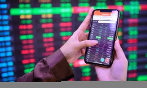 VN-Index vượt 1.400 điểm
