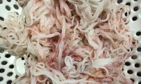 Bún đổi màu sau vài giờ mua về: Tạm đình chỉ cơ sở sản xuất