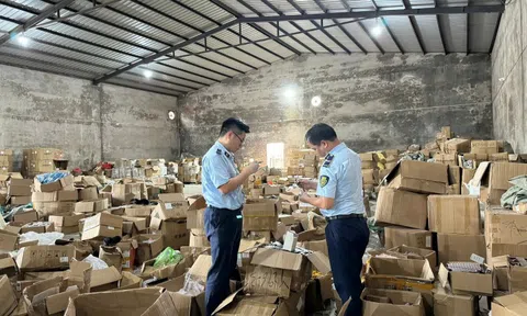 Phát hiện kho hàng 'ma' điều hành từ Trung Quốc, bán qua TikTok