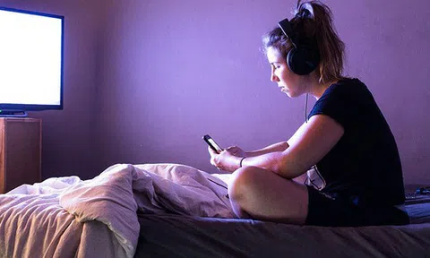 Không phải mê tín nhưng thường xuyên làm việc này vào ban đêm thì tuổi thọ dễ bị rút ngắn