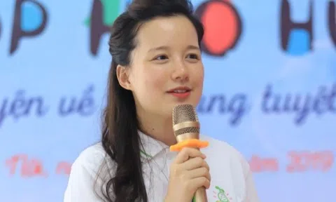 Khủng hoảng của Làng Háo Hức và MC Minh Trang