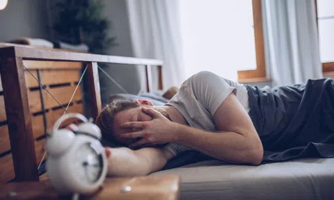6 thói quen buổi sáng phá gan chẳng kém rượu bia: Nhiều người vô tư làm mỗi ngày