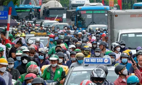 Hà nội dừng xe máy xăng trong vành đai 1 từ 1/7/2026: Người dân đi bằng gì?