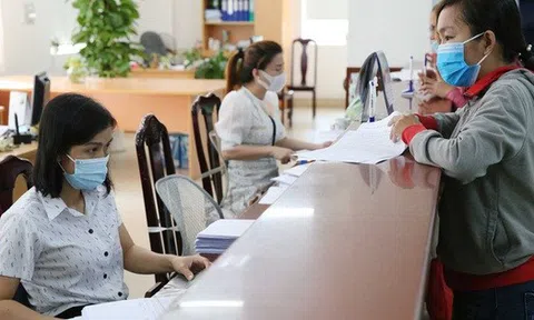 Bộ Nội vụ công bố quy trình tạm đình chỉ công việc với công chức