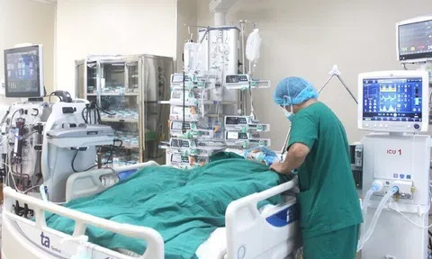 Nhịn ăn sáng để tiết kiệm, nữ sinh 21 tuổi SUY GAN giai đoạn 4 - Bác sĩ cảnh báo 4 thói quen âm thầm huỷ diệt gan mỗi ngày