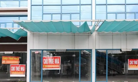 Ồ ạt cắt lỗ shophouse