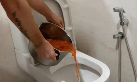 Thực phẩm trong nhà có 5 loại mùi này, tuyệt đối không được ăn!