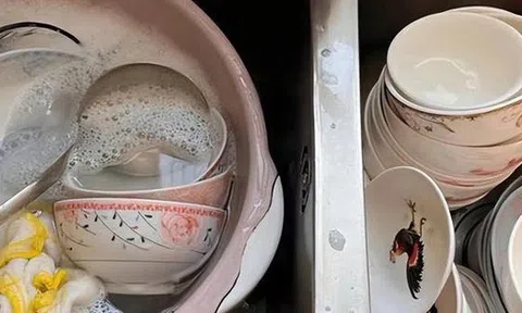 Một người rửa bát gây ung thư cho cả gia đình bởi vì 6 thói quen rất xấu
