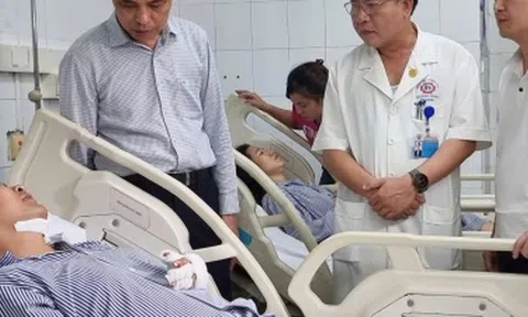 Nạn nhân kể phút sinh tử khi tàu lật trên vịnh Hạ Long, cố lặn vào cứu người nhưng bất thành
