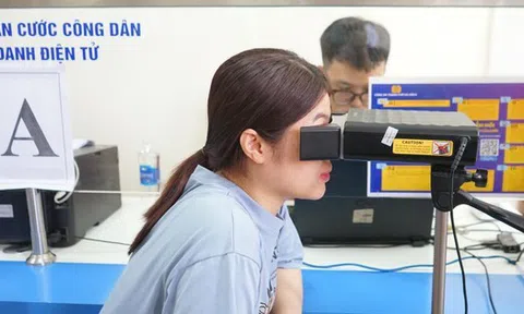 Người phụ nữ cập nhật VNeID, hôm sau bàng hoàng vì 129 triệu "không cánh mà bay": Chuyện gì đã xảy ra?