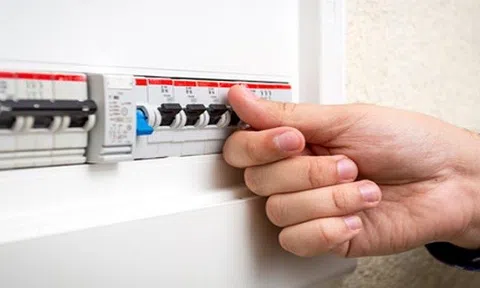 "Khi có bão, giông lốc, tốt nhất hãy tắt điều hòa ngay": Chuyên gia giải thích lý do