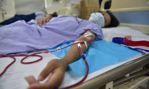 Mới 18 tuổi những đã phải chạy thận 3 năm: 'Thủ phạm' là 1 thói quen tưởng tốt