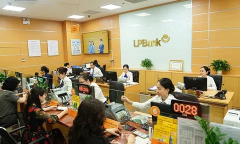 Một ngân hàng cắt giảm gần 2.000 nhân viên sau nửa năm