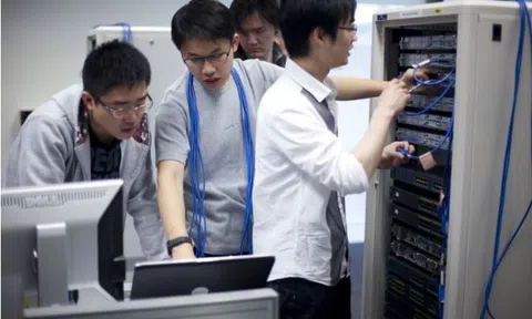 Nhóm ngành học cực hot nhưng thiếu nhiều nhân lực chất lượng cao: Bộ GDĐT đề xuất trợ cấp 3,6 triệu/tháng, loạt trường đại học giảm học phí để hút nhân tài