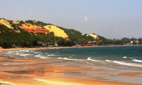 Bãi biển Việt Nam vừa được vinh danh "hàng đầu Đông Nam Á": Địa hình đặc biệt, rất ít khi có bão