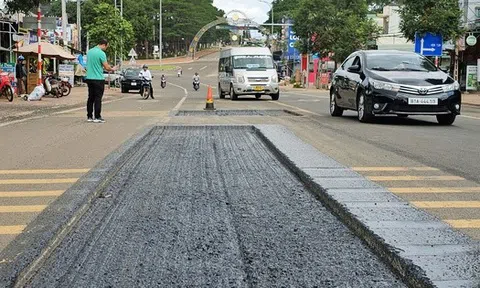 Cận cảnh Quốc lộ 19 vừa làm đã "hỏng", địa phương không nhận bàn giao