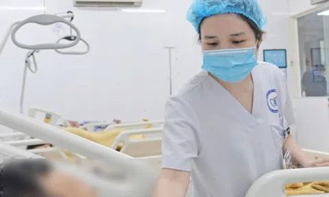 Nguy kịch vì nghe thầy lang uống nước đường để 'lấy độc trị độc'