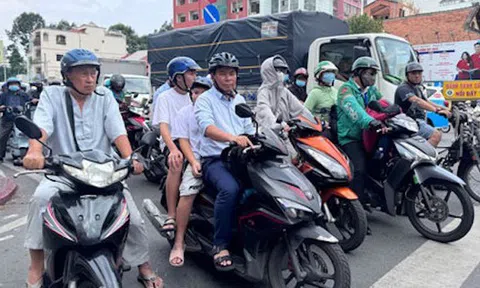 VAMM: Cần 2-3 năm để đổi xe xăng sang xe điện