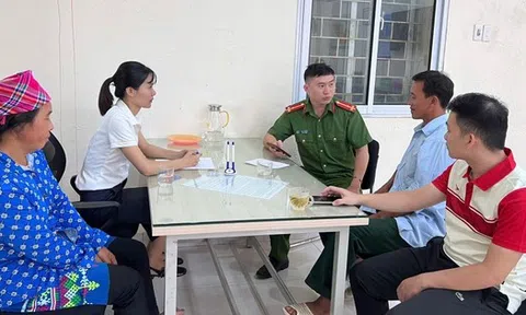 Không đặt đơn, cặp vợ chồng lại đến bưu điện chuyển khoản 30 triệu đồng để trả phí ship hàng: Công an lập tức có mặt, dừng giao dịch