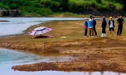 3 nữ sinh đuối nước thương tâm khi tắm ở hồ Vực Mấu