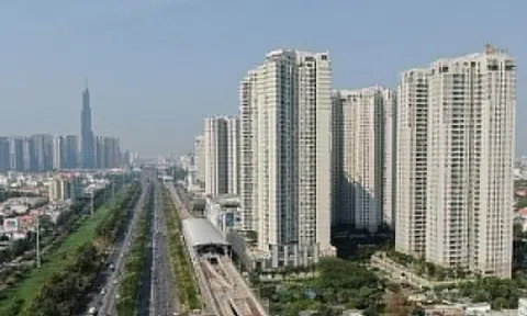 'Sóng' tăng giá tài sản dồn dập, nhiều người đứng ngồi không yên
