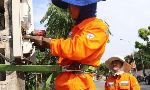 Căng thẳng cấp điện trong cao điểm nắng nóng