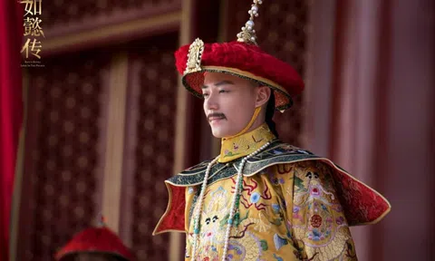 Khi truyền ngôi, Khang Hy để lại 8 triệu lượng bạc, Ung Chính tiết kiệm 60 triệu lượng bạc, riêng vua Càn Long chỉ giao 1 người cho Gia Khánh