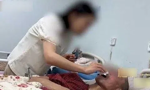 Giúp việc lấy sạch tiền của ông lão 84 tuổi, con cái ‘kiện’ mới biết đó là mẹ kế