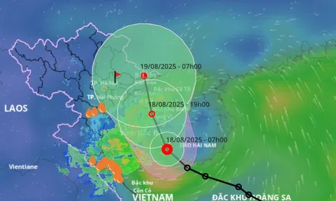 Áp thấp nhiệt đới bất ngờ mạnh lên trên vịnh Bắc Bộ, đổ bộ Quảng Ninh